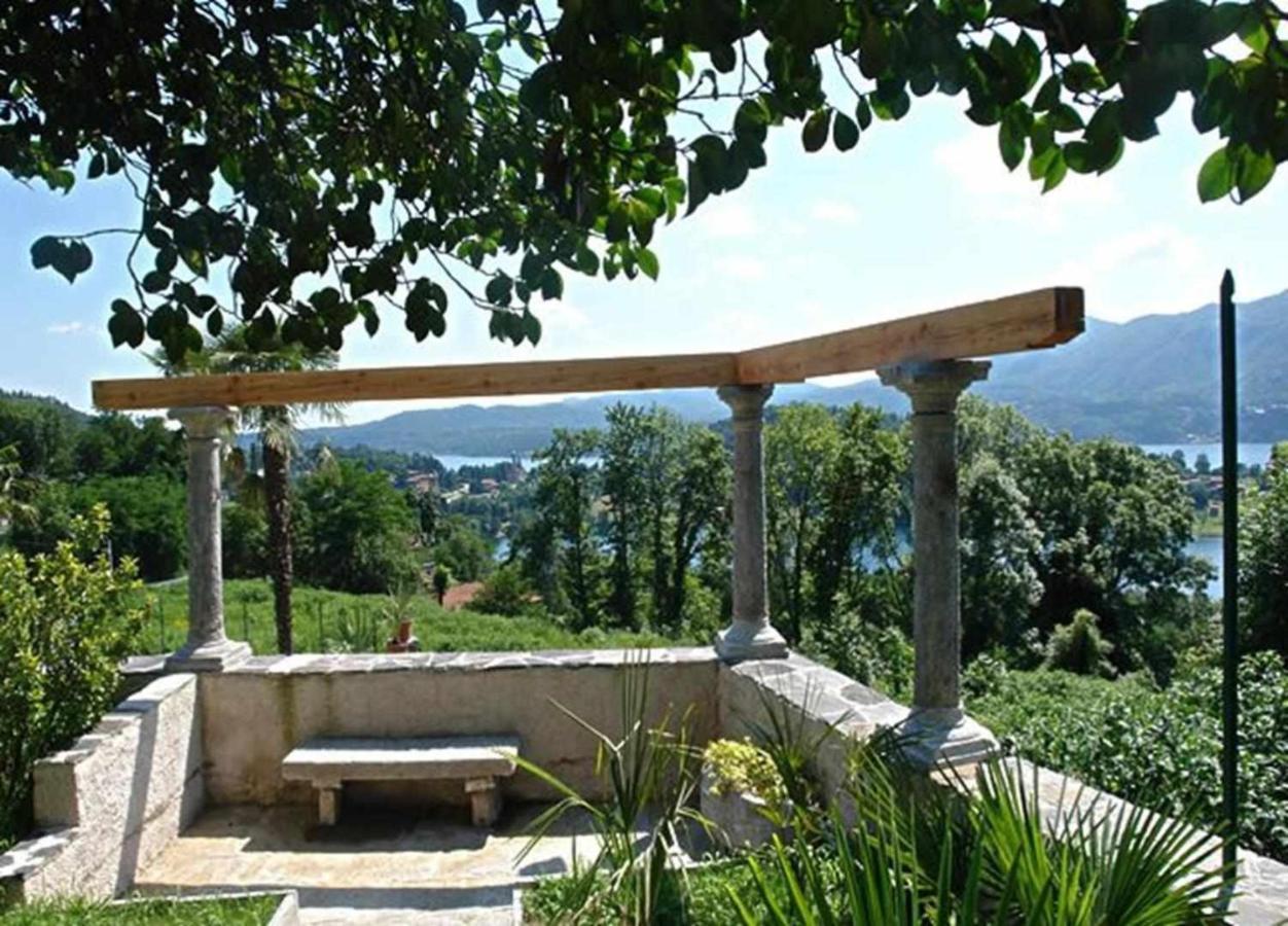 Domus Cusiana Complesso Vista Lago E Piscina Miasino المظهر الخارجي الصورة